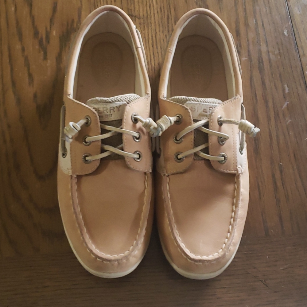 Womens Sperrys Size 9